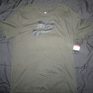 olive green/black nike men shirt